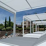 Montmorency & 3* קרקסון