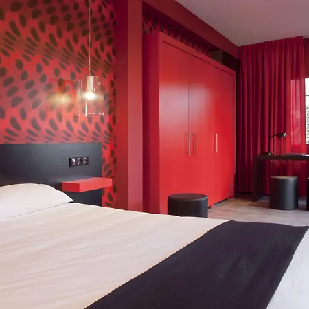 Отель Montmorency & 3*