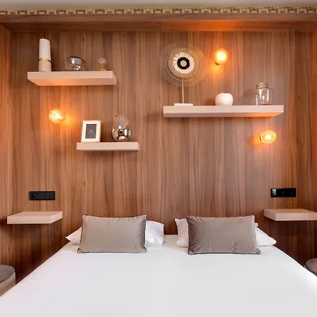 Отель Montmorency & 3*