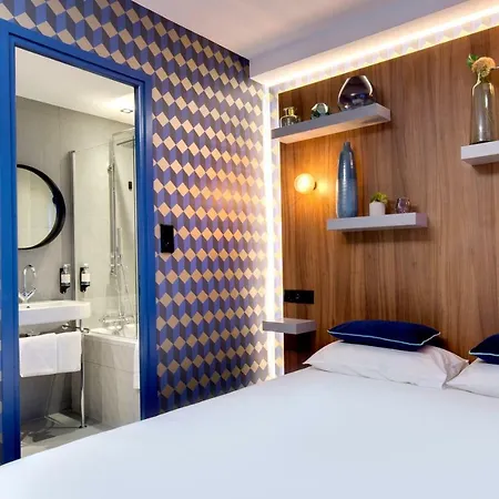 Отель Montmorency & 3*