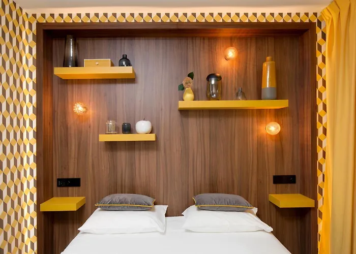 Montmorency & Carcassonne