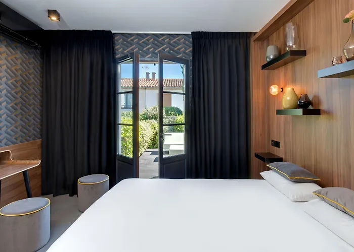 Montmorency & Hotell