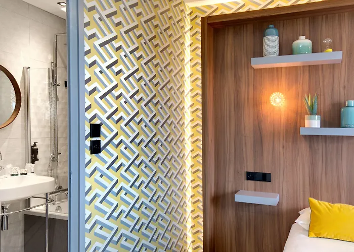 Hotel Montmorency & 3*